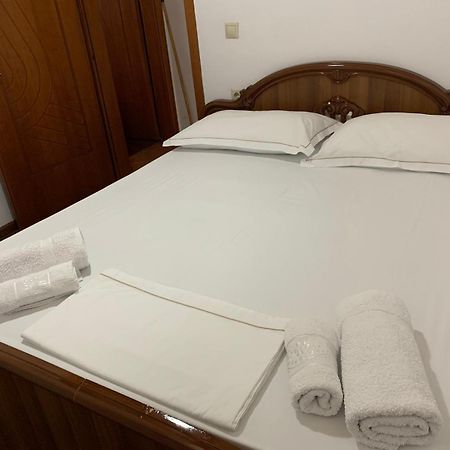 Nomad House-Entire House At Your Disposal,4 Guests Μπεράτ Εξωτερικό φωτογραφία