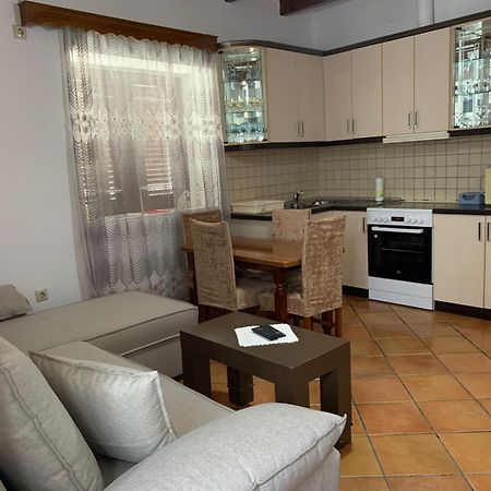 Nomad House-Entire House At Your Disposal,4 Guests Μπεράτ Εξωτερικό φωτογραφία