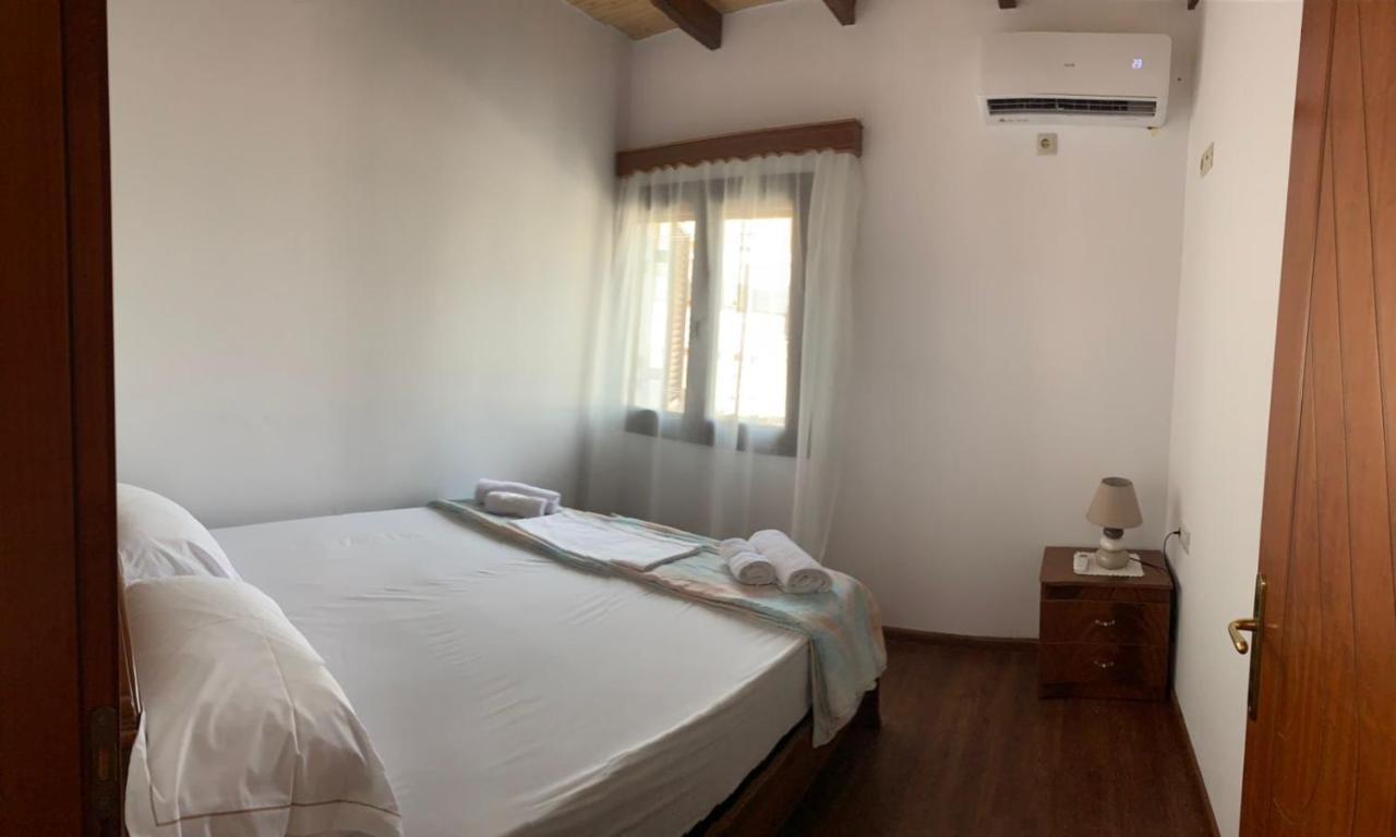 Nomad House-Entire House At Your Disposal,4 Guests Μπεράτ Εξωτερικό φωτογραφία