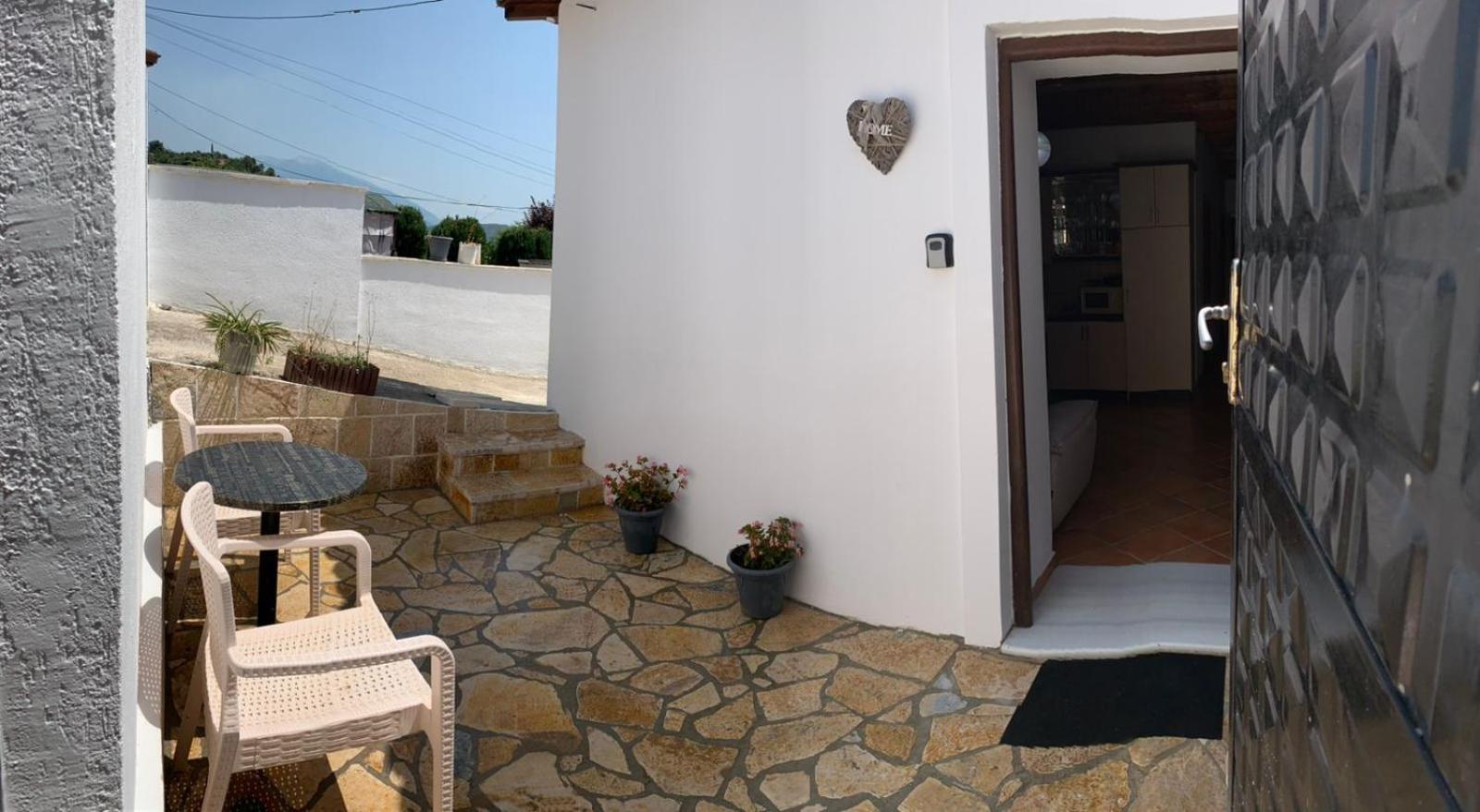 Nomad House-Entire House At Your Disposal,4 Guests Μπεράτ Εξωτερικό φωτογραφία