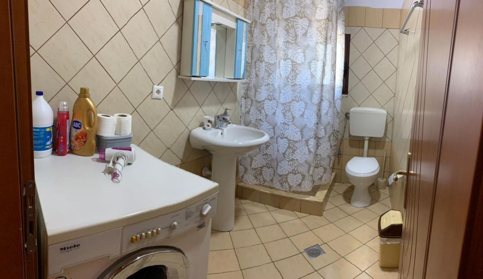 Nomad House-Entire House At Your Disposal,4 Guests Μπεράτ Εξωτερικό φωτογραφία