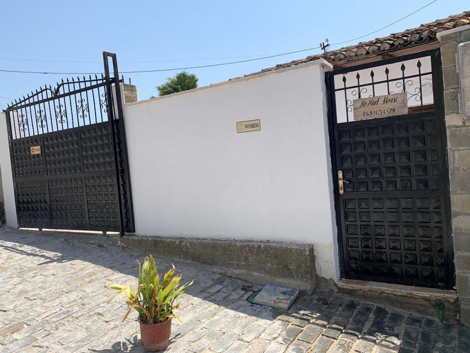Nomad House-Entire House At Your Disposal,4 Guests Μπεράτ Εξωτερικό φωτογραφία
